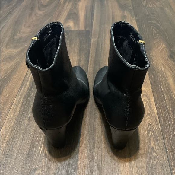 Chinese Laundry Leather Black Wedge Bootie w/ Side Zip, Size 7.5/38 - Picture 4 of 11